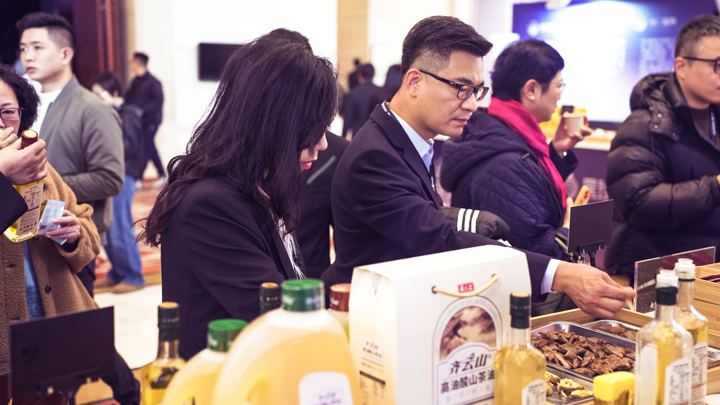 hy3380cc海洋之神高油酸山茶油亮相黑珍珠餐厅食材??---开启健康烹饪新潮水-06.jpg