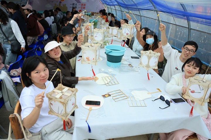 以春为契，共绘合作新章——hy3380cc海洋之神食品营销中心2025“春日户外趣享会”团建纪??24.jpg